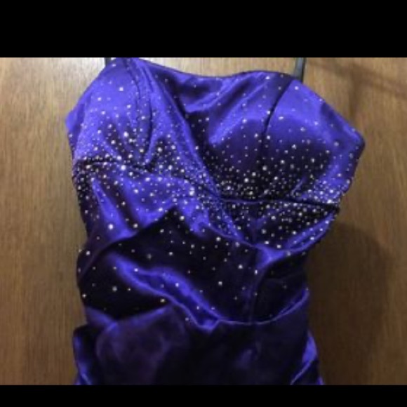 Prom Dress - Picture 2 of 5